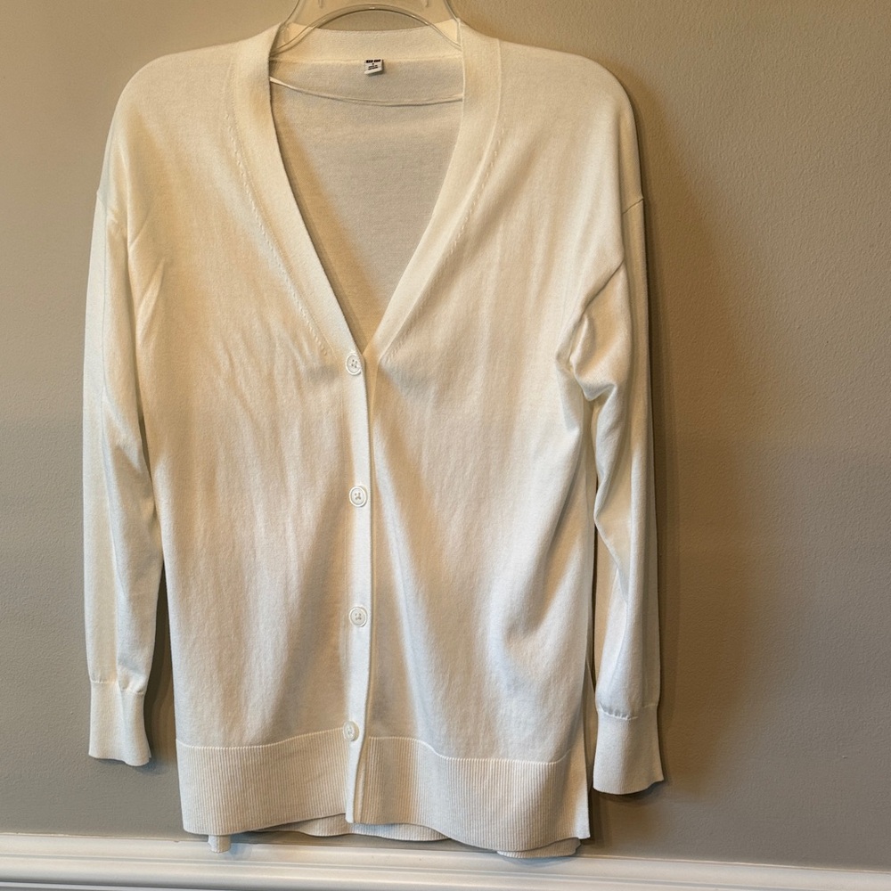 Uniqlo White V-Neck Button Cardigan
